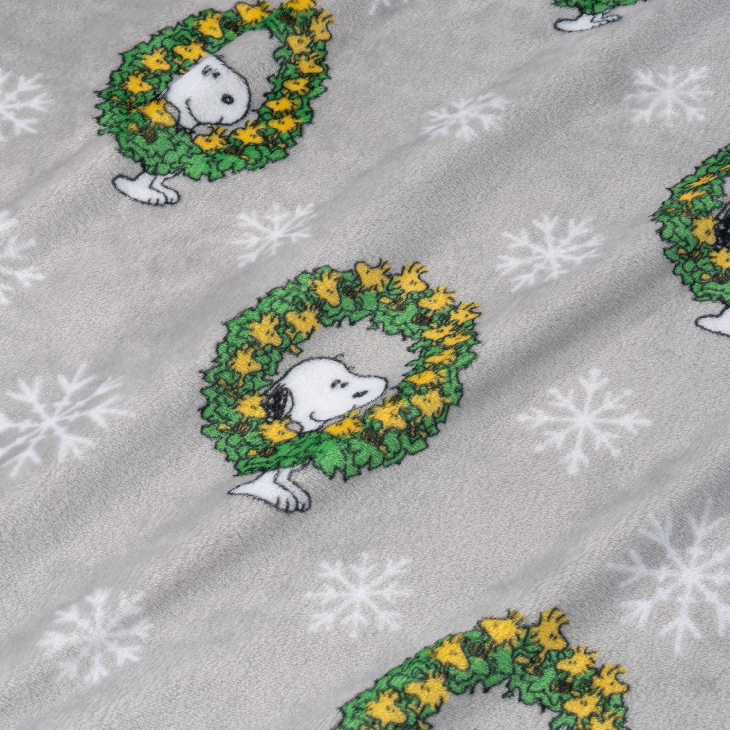 Peanuts® VelvetLoft® Throw