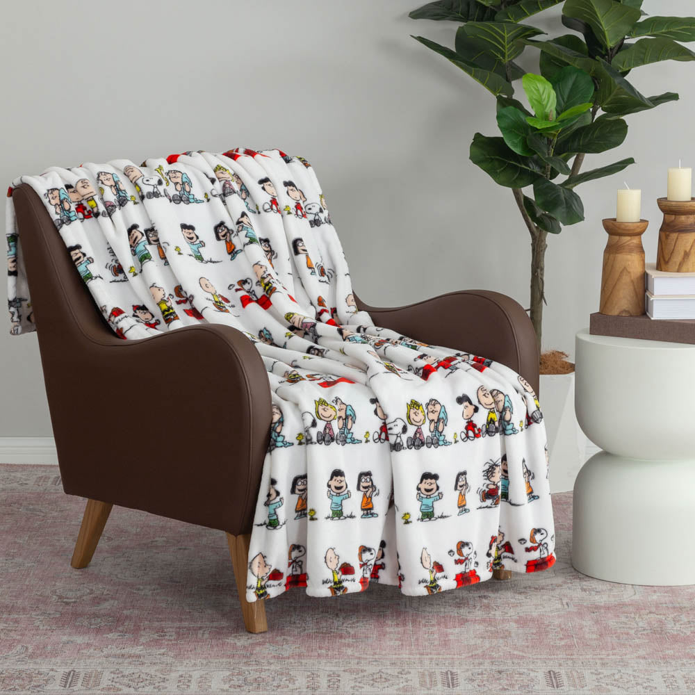 Peanuts® VelvetLoft® Throw