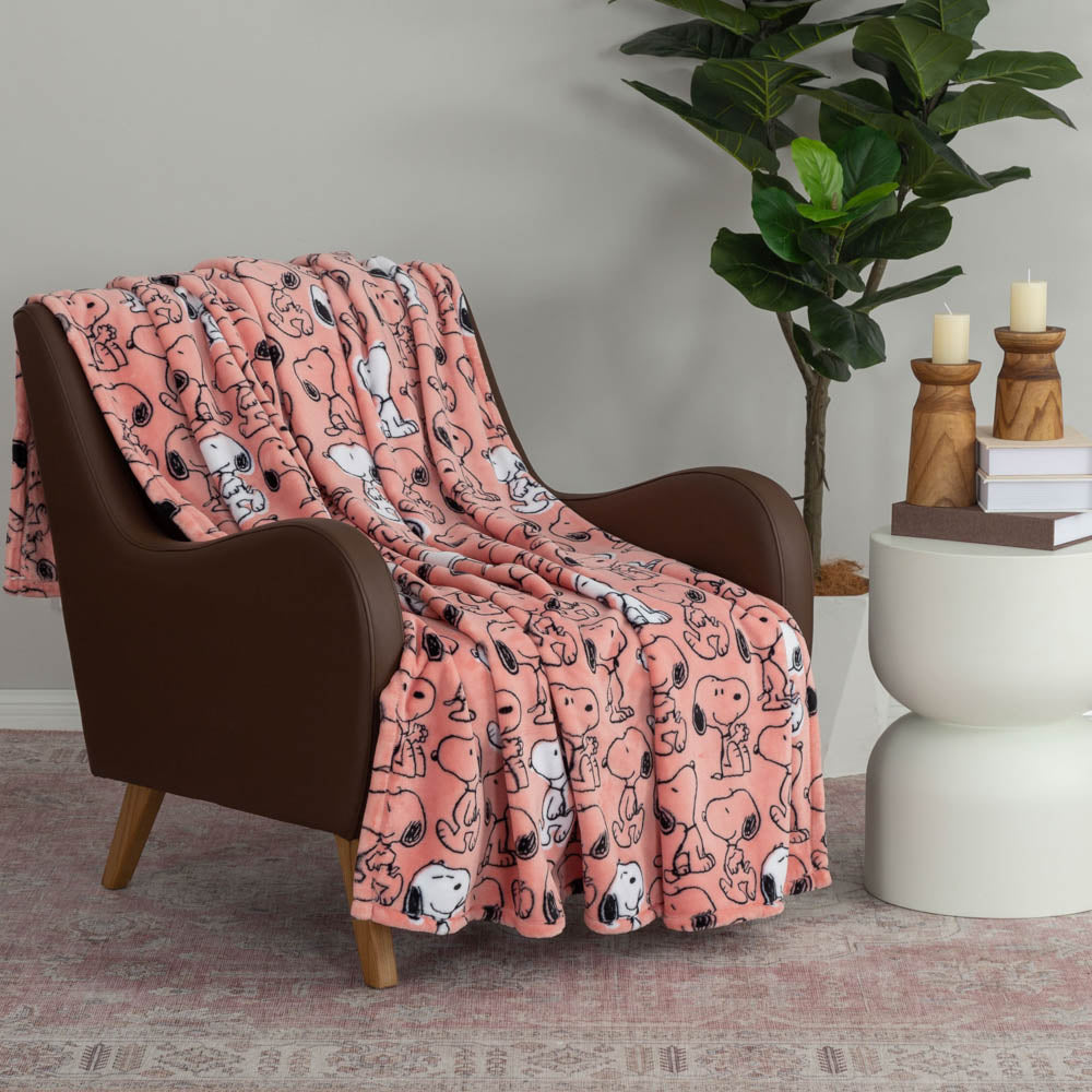 Peanuts® VelvetLoft® Throw