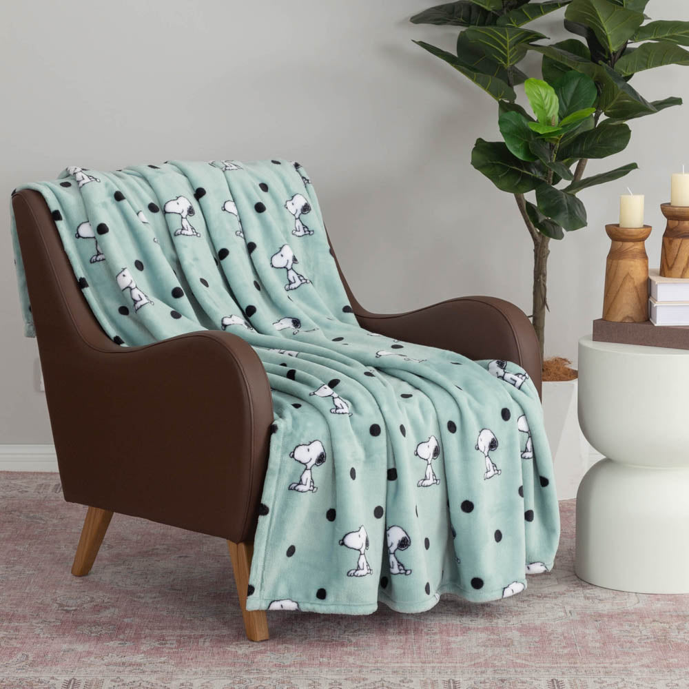 Peanuts® VelvetLoft® Throw