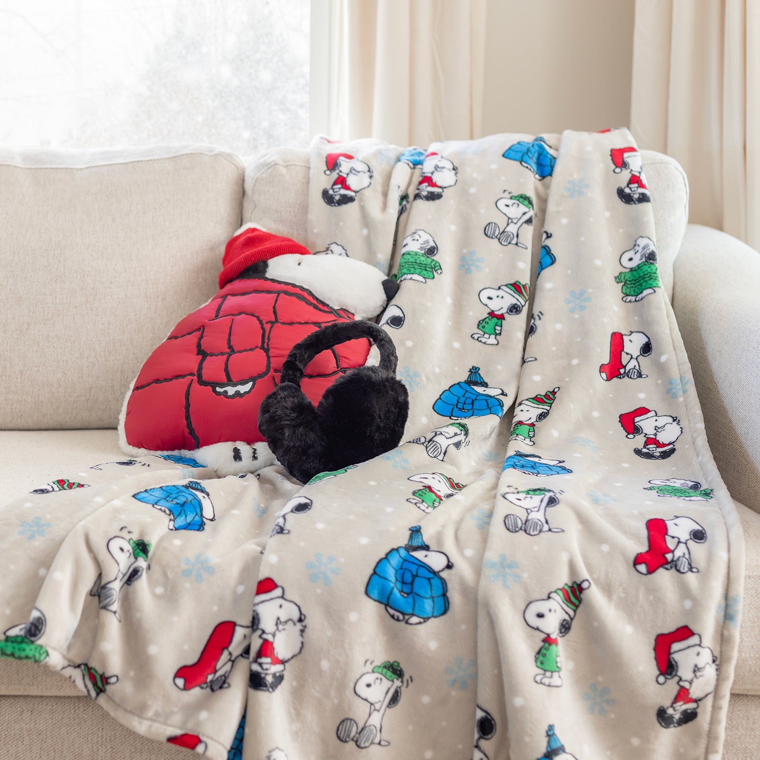 Peanuts® Holiday VelvetLoft® Throw