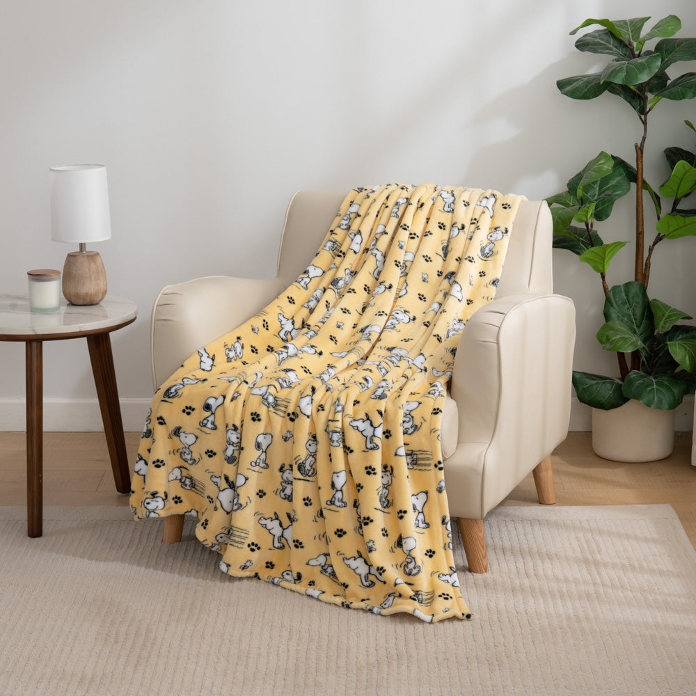 Peanuts® VelvetLoft® Throw